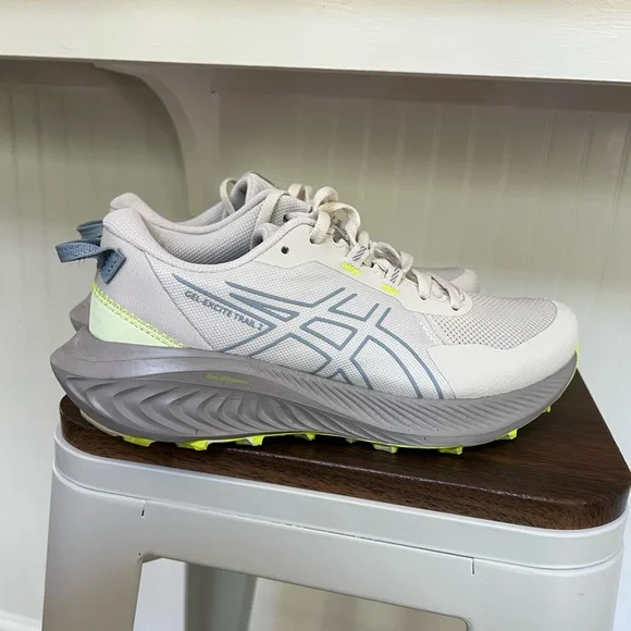 Asics Gel Excite Trail 3 running shoes. Size 8. - Picture 2 of 8